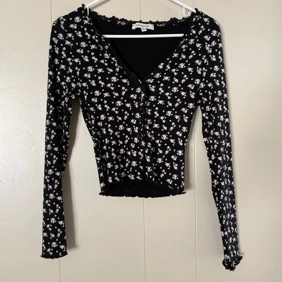 Francesca’s Floral Ribbed Button Front Top – Women’s Small Long Sleeve Stretchy - Picture 3 of 10